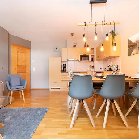 Alpinresort 4 * קפרון